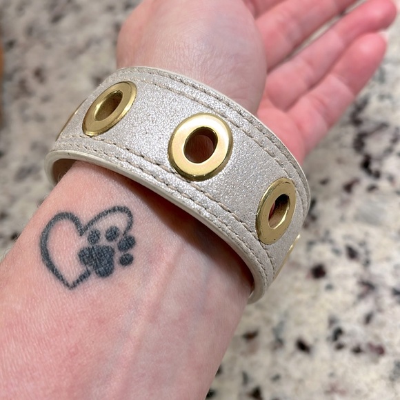 Coach Leather with Grommets Bangle Bracelet EUC - Picture 6 of 6